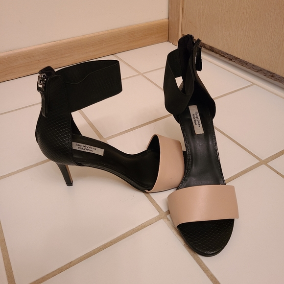 Simply Vera Vera Wang Ankle Strap Heels - Picture 10 of 12